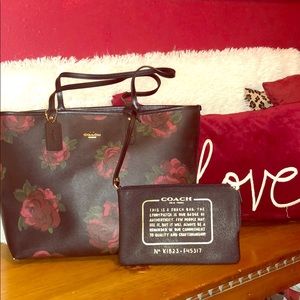 🌹🌹 AUTHENTIC COACH ROSE TOTE🌹🌹